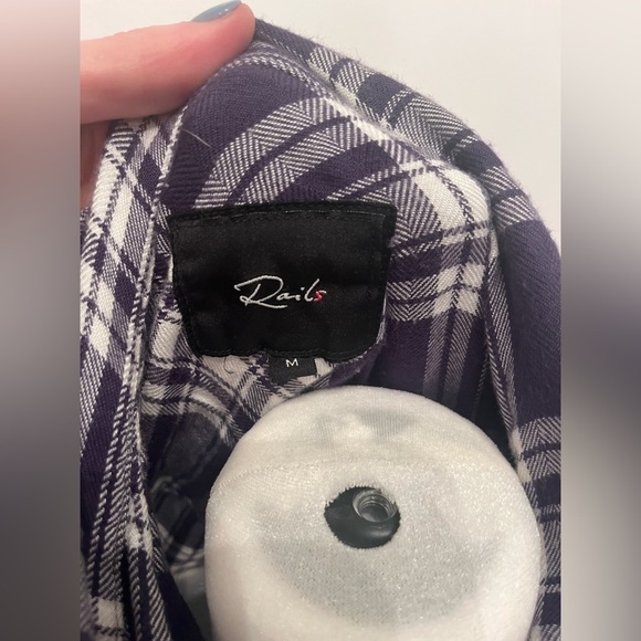 Rails V Neck Plaid Top Size Medium Navy/White - Picture 2 of 2